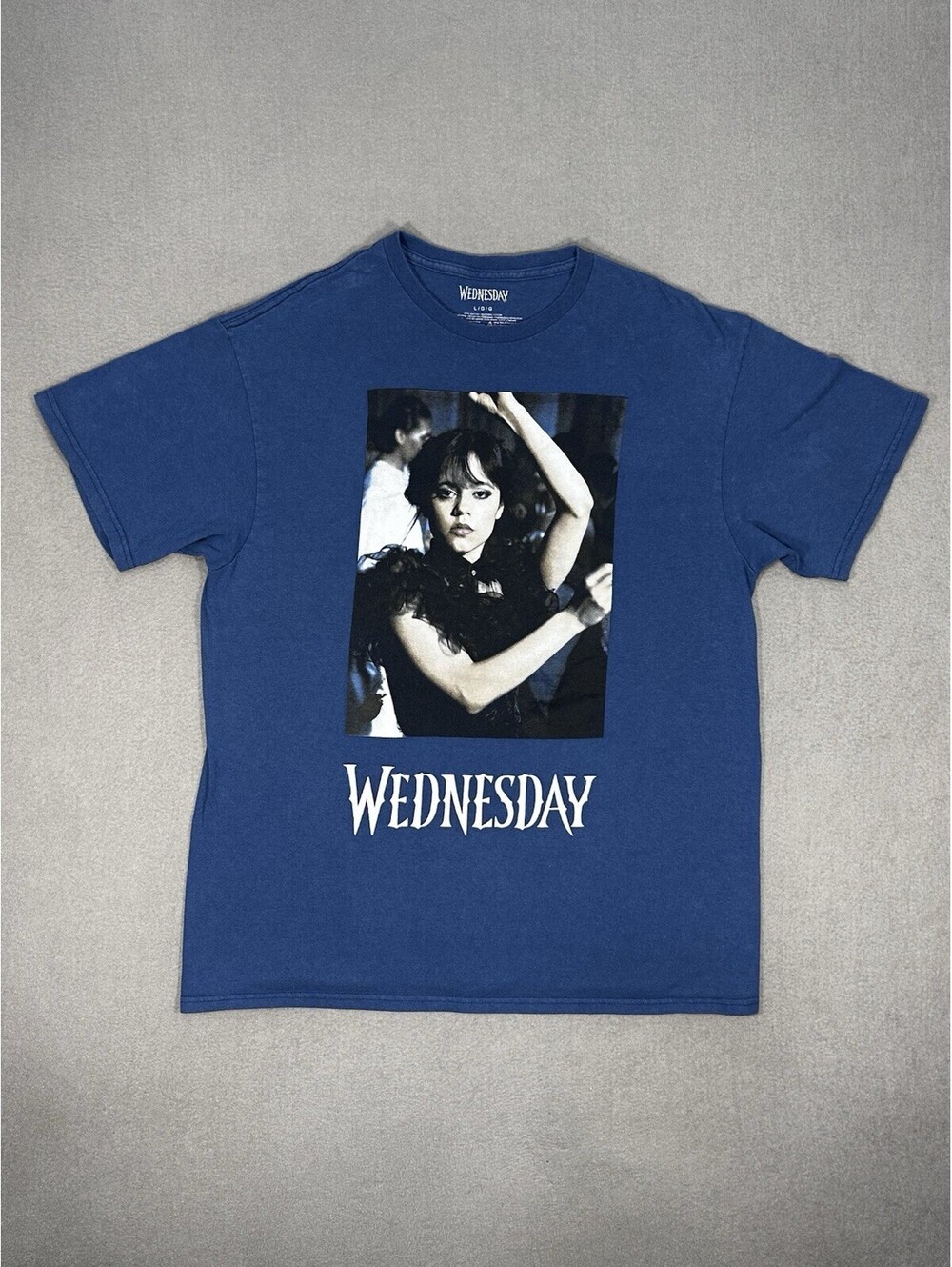 Wednesday TV Show T Shirt Mens Large Blue Graphic Jenna Ortega Front Back Print